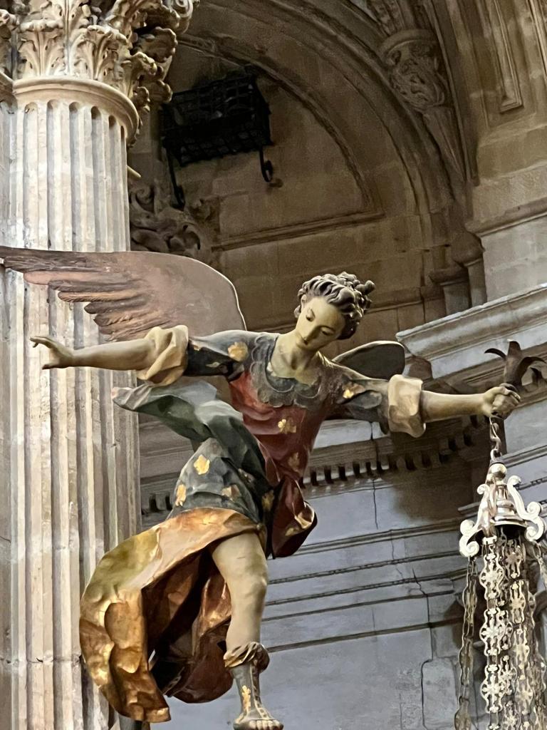 🔵 Santiago Delgado reproducirá los arcángeles lampadarios de la SARI Catedral de Guadix en el misterio del Soberano Poder 🔵